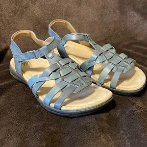 Earth Origins Blue Sandals Size 8.5
